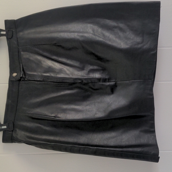 Fringed faux-leather biker black mini skirt, size 6 - Picture 2 of 6